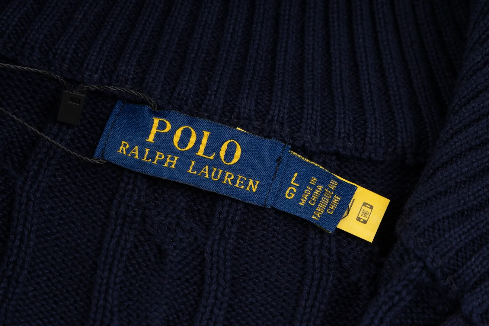 P236 #R92 RALPH LAUREN Ralph Lauren fifteen colors classic small label embroidery logo turtleneck pullover half-zip knitted cable sweater with high-density LOGO embroidery on the chest and original customized tag accessories. Made of pure cotton yarn, pure cotton is skin-friendly and comfortable, small label war horse embroidered twist turtleneck sweater 🐎 high quality, follow the blogger to learn how to wear it! Let’s buy a Ralph Lauren cable sweater. It’s a super hard-to-find series after it became popular. It’s hard to find one on the official website. It’s simple and practical to wear, with a lazy and loose feel. The thickened fabric has more texture, feels soft and delicate, and has a loose fit. Whether worn alone or layered, you can wear different styles of fashion with just one piece!   Size：XS S M L